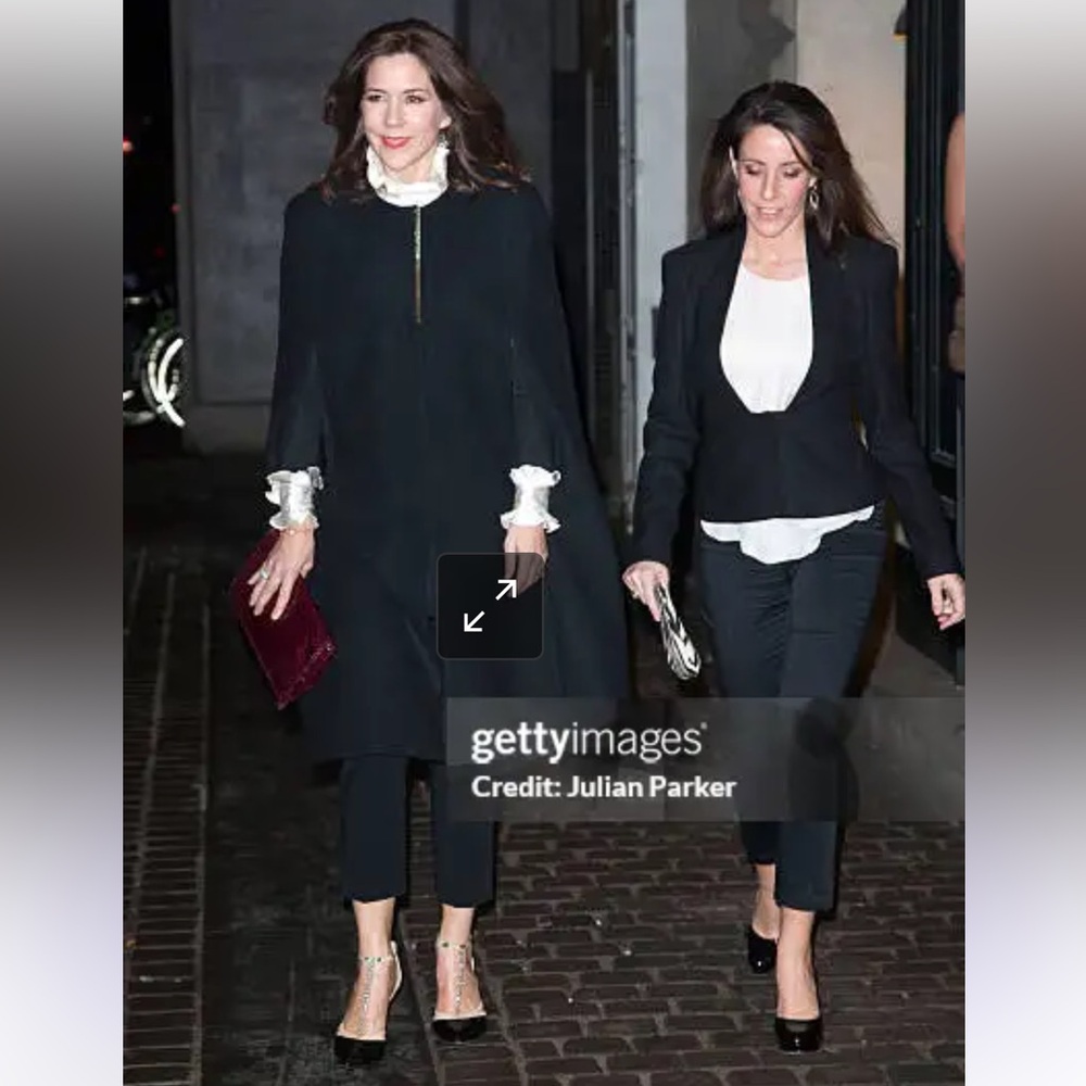 Malene Birger Graziano Black Wool Cape - Picture 3 of 17